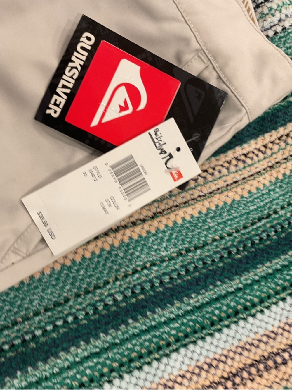 Vintage 2010 Quiksilver Men’s Cream Flat Front Performance Shorts - Picture 6 of 10